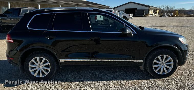 image for item NM9084 2012 Volkswagen Touareg TDI  SUV