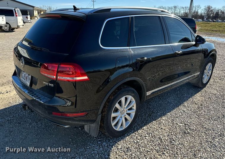 image for item NM9084 2012 Volkswagen Touareg TDI  SUV