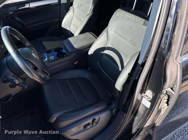 image for item NM9084 2012 Volkswagen Touareg TDI  SUV