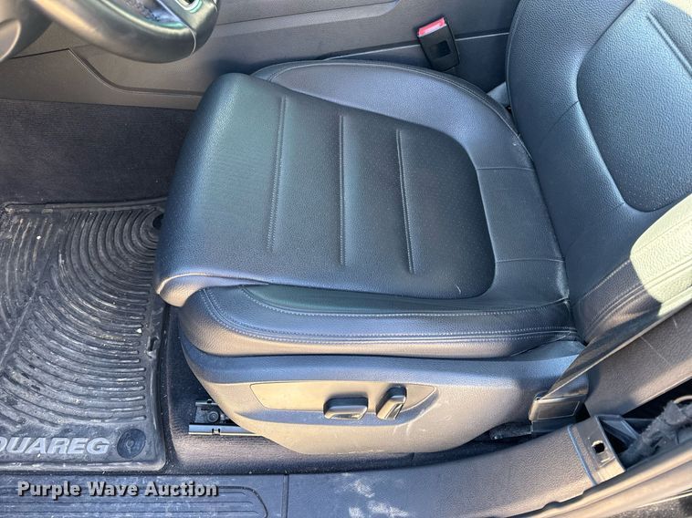 image for item NM9084 2012 Volkswagen Touareg TDI  SUV