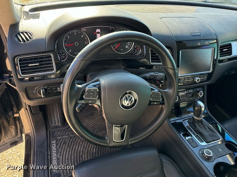 image for item NM9084 2012 Volkswagen Touareg TDI  SUV