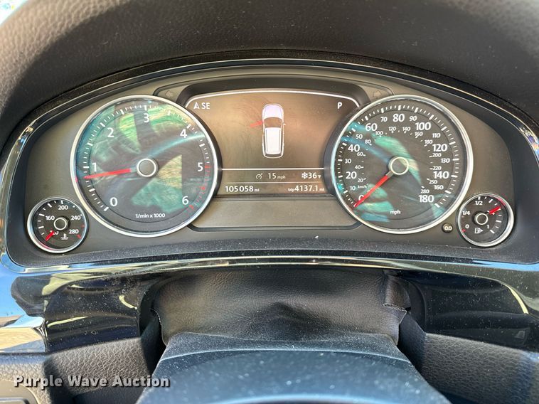 image for item NM9084 2012 Volkswagen Touareg TDI  SUV