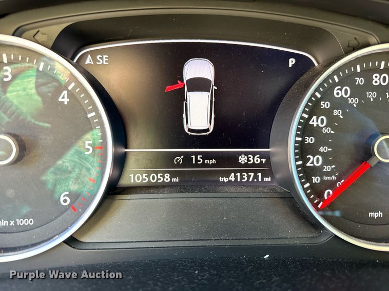 image for item NM9084 2012 Volkswagen Touareg TDI  SUV