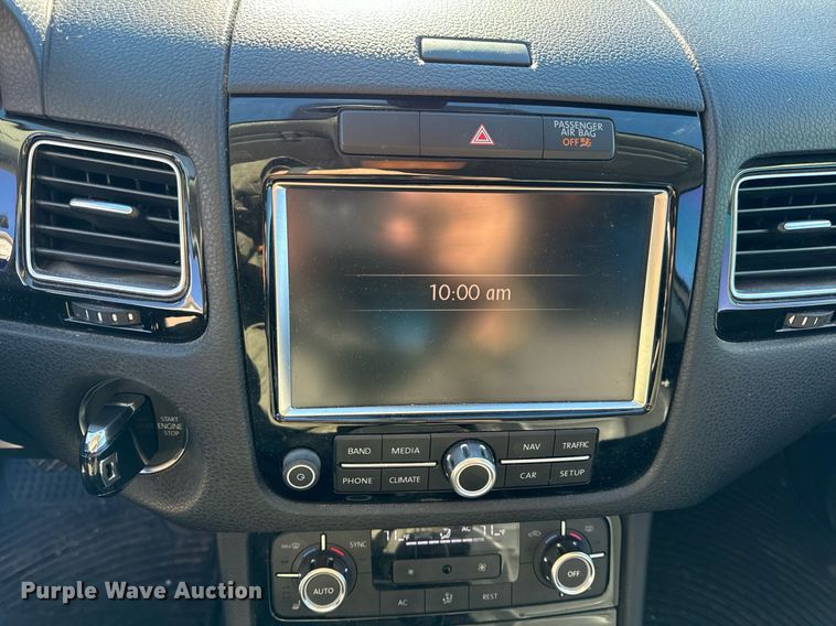 image for item NM9084 2012 Volkswagen Touareg TDI  SUV