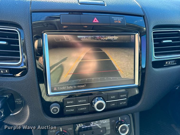 image for item NM9084 2012 Volkswagen Touareg TDI  SUV