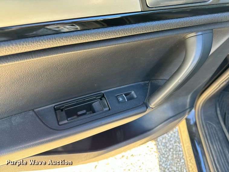 image for item NM9084 2012 Volkswagen Touareg TDI  SUV