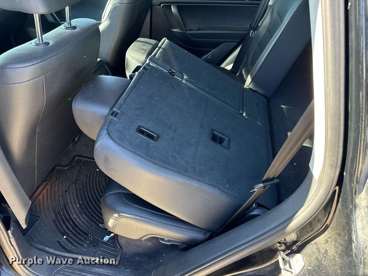 image for item NM9084 2012 Volkswagen Touareg TDI  SUV