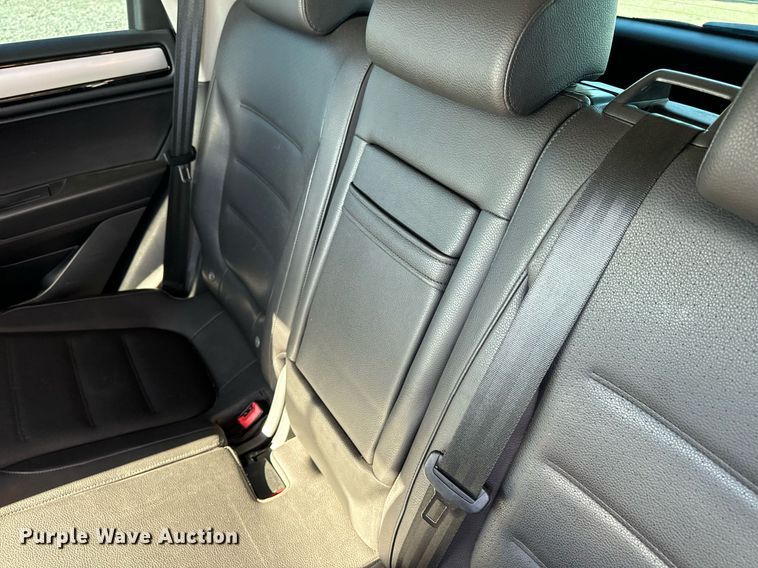 image for item NM9084 2012 Volkswagen Touareg TDI  SUV