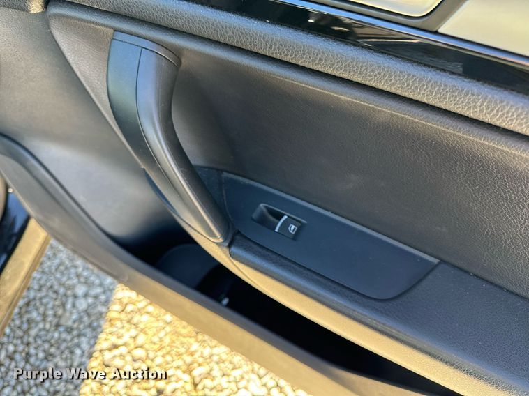 image for item NM9084 2012 Volkswagen Touareg TDI  SUV