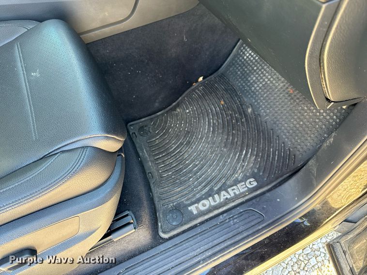 image for item NM9084 2012 Volkswagen Touareg TDI  SUV