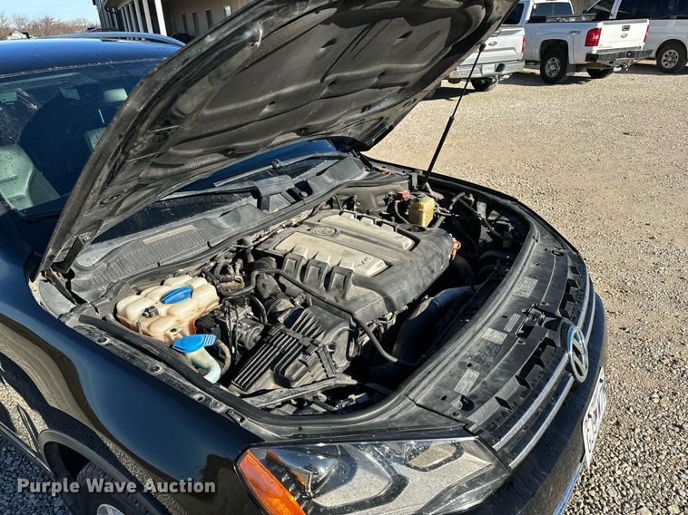 image for item NM9084 2012 Volkswagen Touareg TDI  SUV