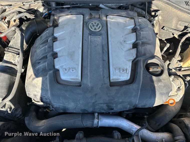 image for item NM9084 2012 Volkswagen Touareg TDI  SUV