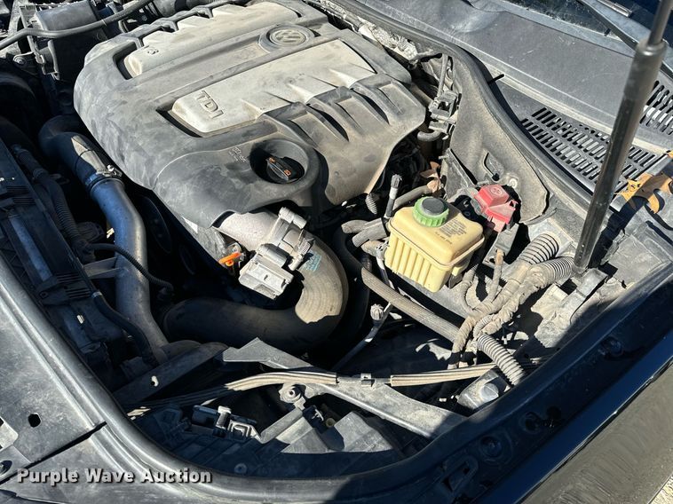 image for item NM9084 2012 Volkswagen Touareg TDI  SUV