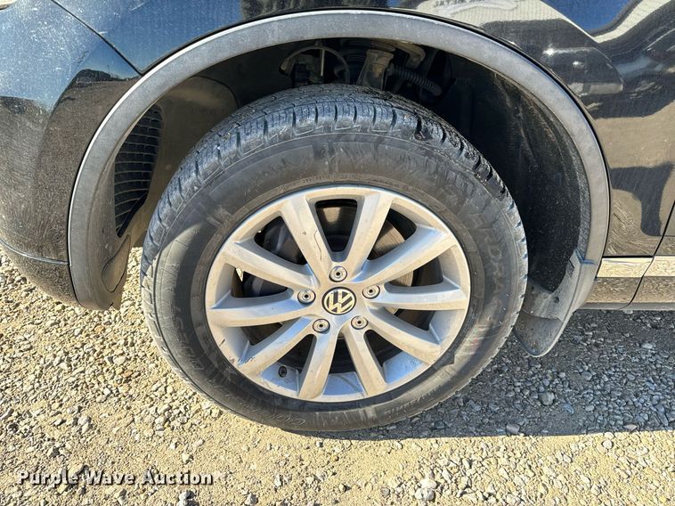 image for item NM9084 2012 Volkswagen Touareg TDI  SUV