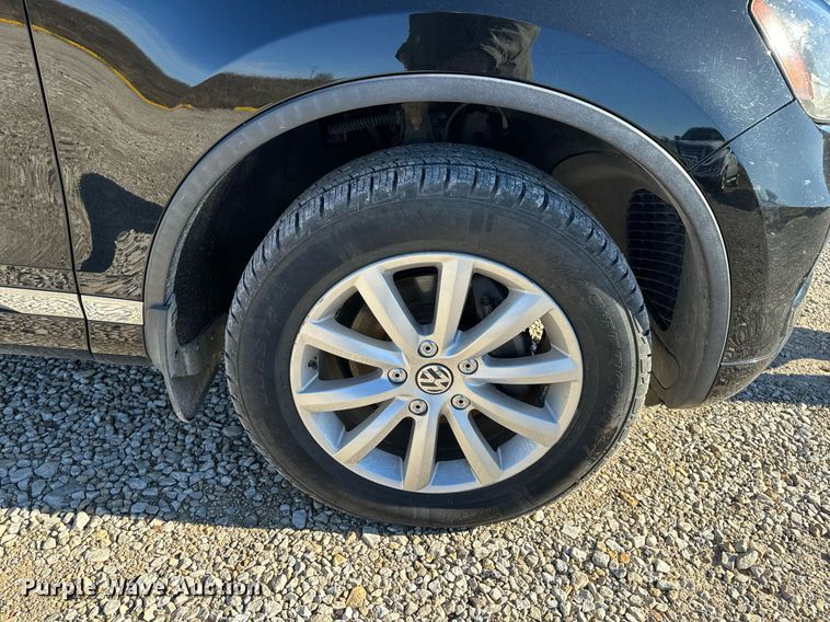 image for item NM9084 2012 Volkswagen Touareg TDI  SUV