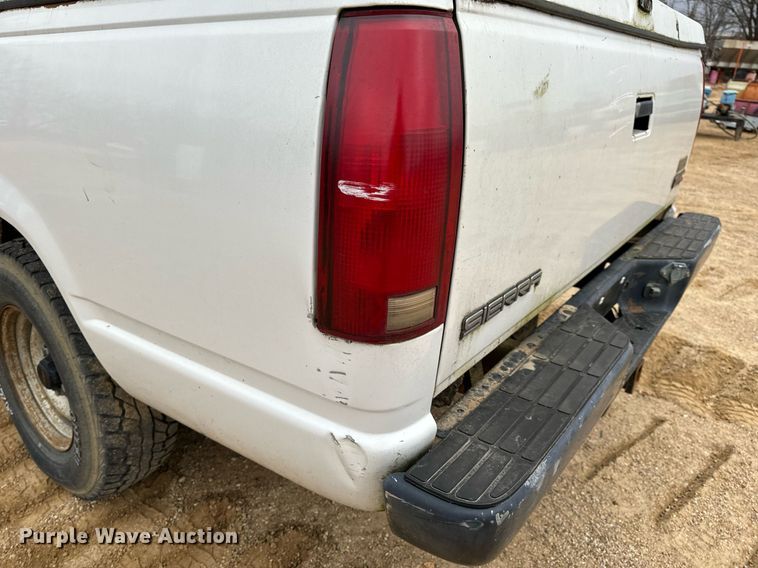 image for item NM9115 1998 GMC Sierra 1500 pickup truck