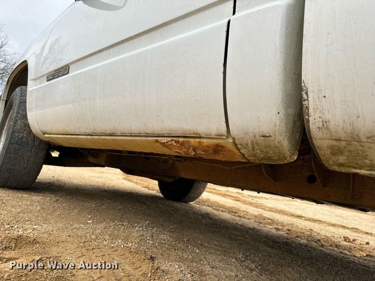 image for item NM9115 1998 GMC Sierra 1500 pickup truck