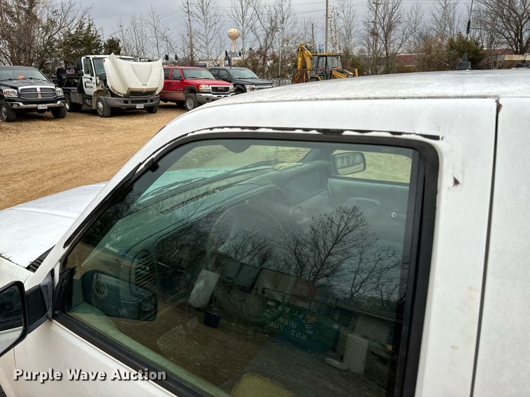 image for item NM9115 1998 GMC Sierra 1500 pickup truck