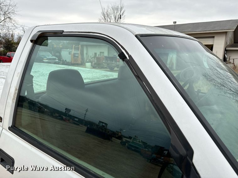 image for item NM9115 1998 GMC Sierra 1500 pickup truck