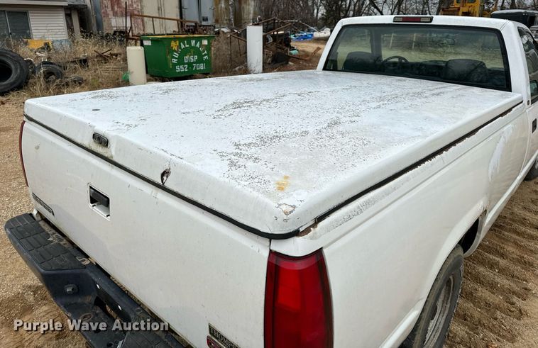 image for item NM9115 1998 GMC Sierra 1500 pickup truck