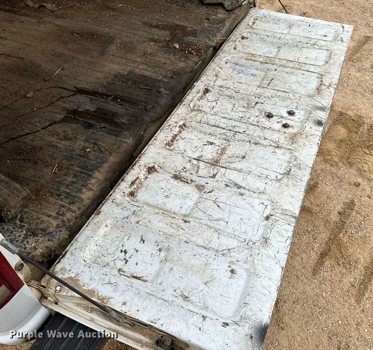 image for item NM9115 1998 GMC Sierra 1500 pickup truck