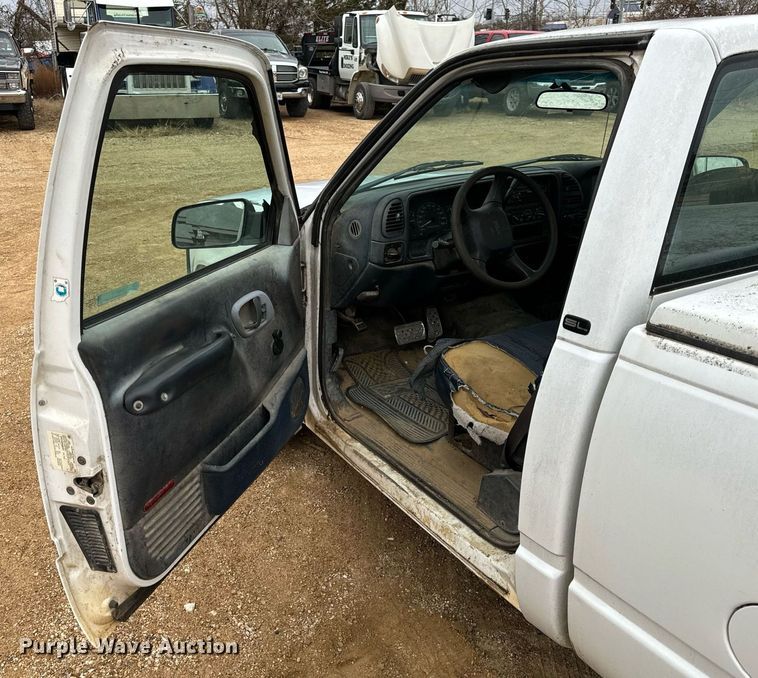 image for item NM9115 1998 GMC Sierra 1500 pickup truck