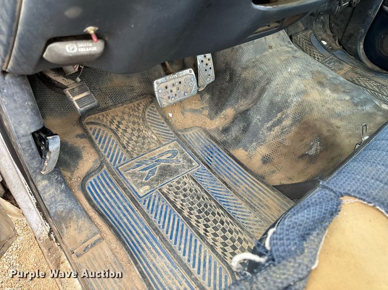 image for item NM9115 1998 GMC Sierra 1500 pickup truck