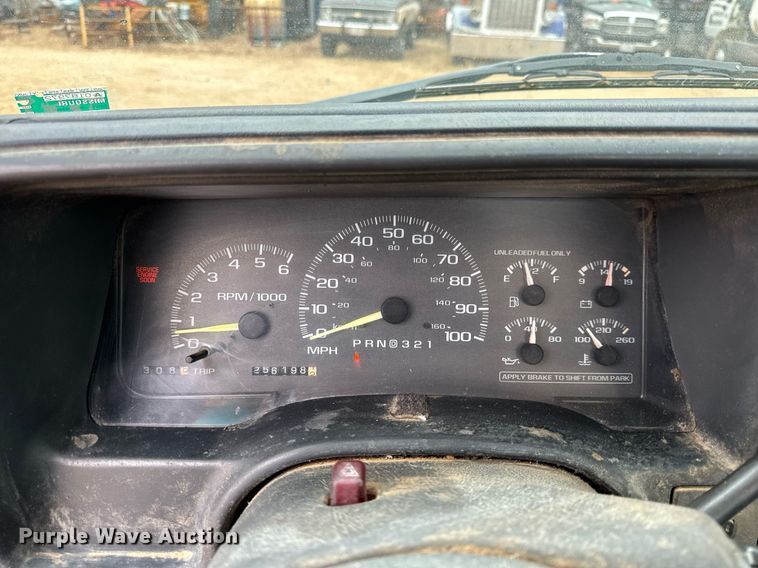 image for item NM9115 1998 GMC Sierra 1500 pickup truck