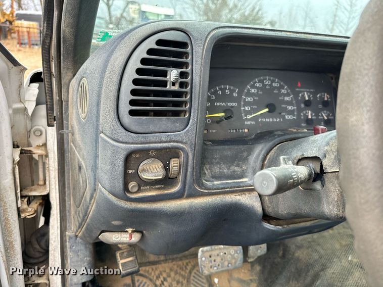 image for item NM9115 1998 GMC Sierra 1500 pickup truck