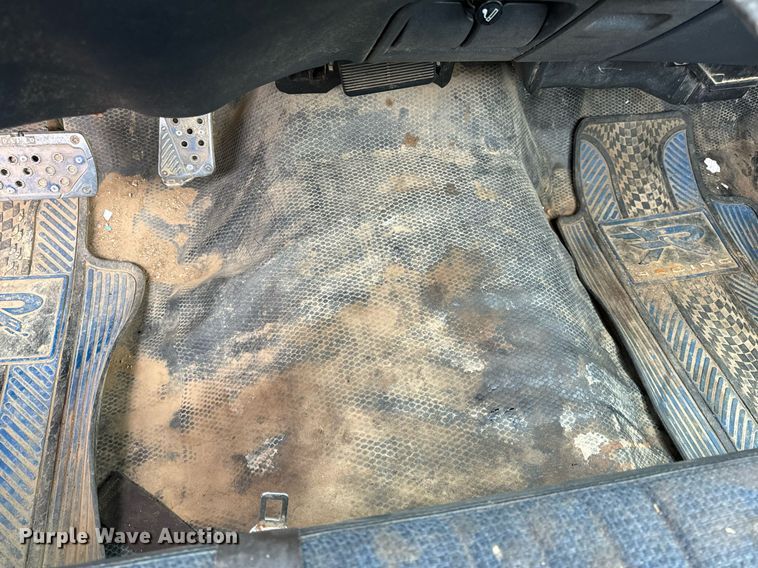 image for item NM9115 1998 GMC Sierra 1500 pickup truck