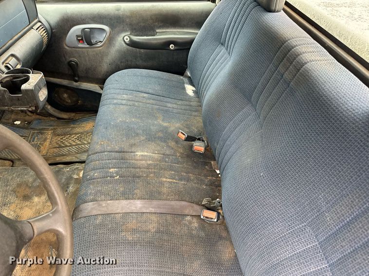 image for item NM9115 1998 GMC Sierra 1500 pickup truck