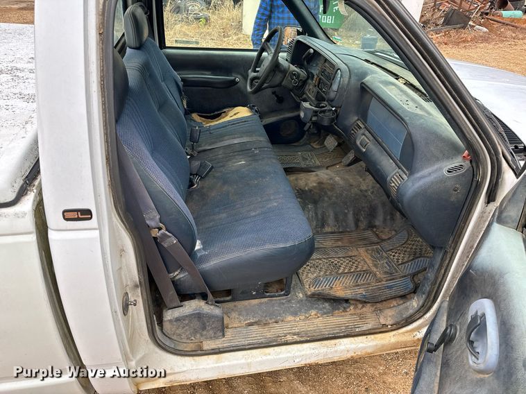 image for item NM9115 1998 GMC Sierra 1500 pickup truck