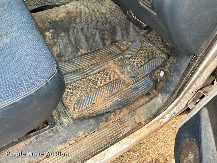 image for item NM9115 1998 GMC Sierra 1500 pickup truck