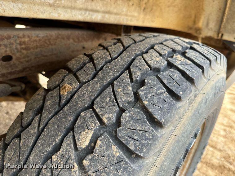 image for item NM9115 1998 GMC Sierra 1500 pickup truck