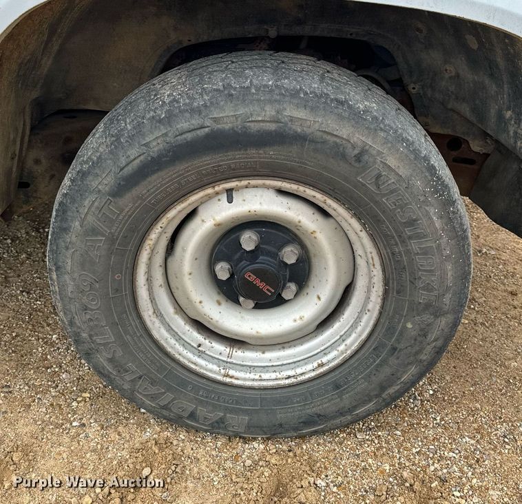 image for item NM9115 1998 GMC Sierra 1500 pickup truck