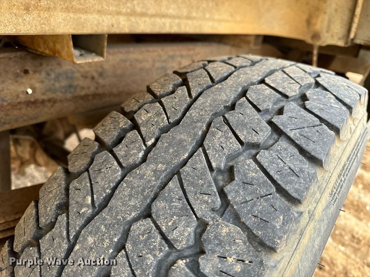 image for item NM9115 1998 GMC Sierra 1500 pickup truck