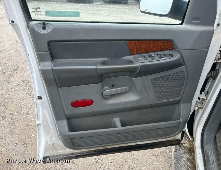 image for item NM9134 2006 Dodge Ram 1500  Quad Cab pickup truck