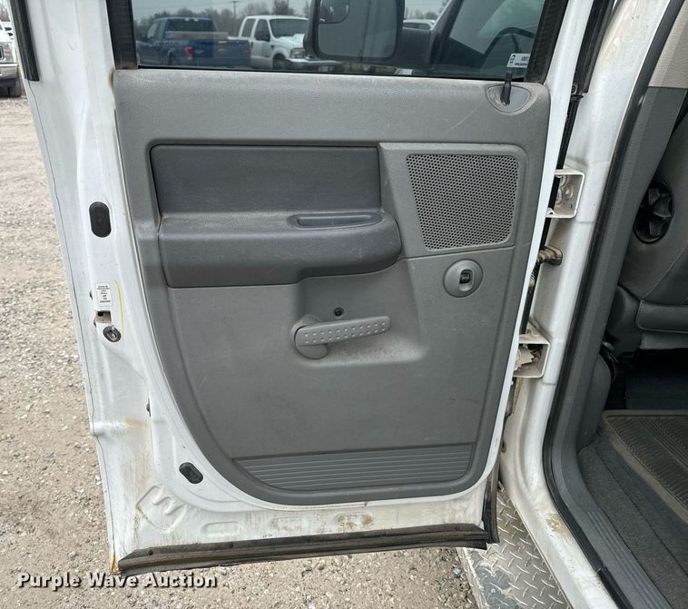 image for item NM9134 2006 Dodge Ram 1500  Quad Cab pickup truck