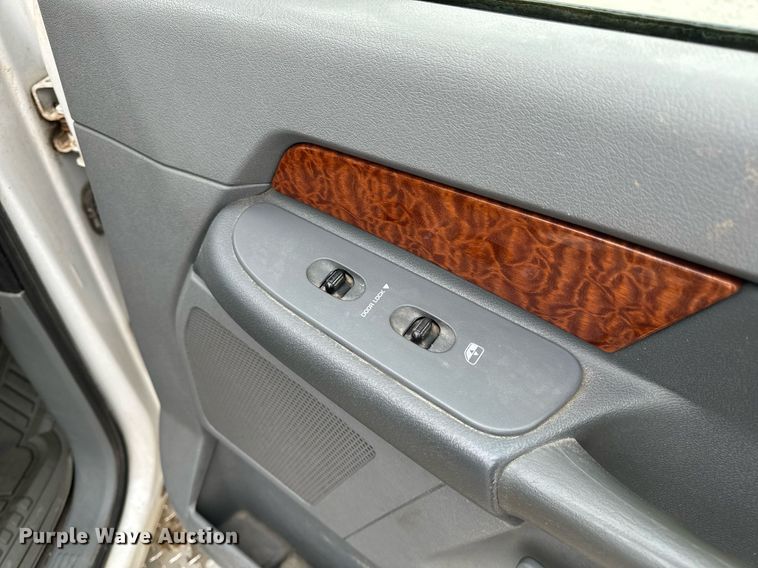 image for item NM9134 2006 Dodge Ram 1500  Quad Cab pickup truck