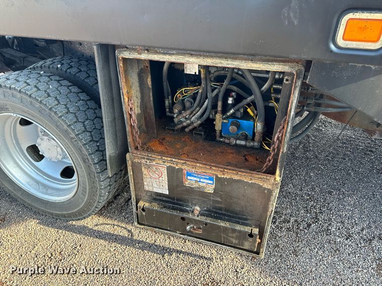 image for item NM9173 2010 Dodge Ram 4500HD  flatbed truck