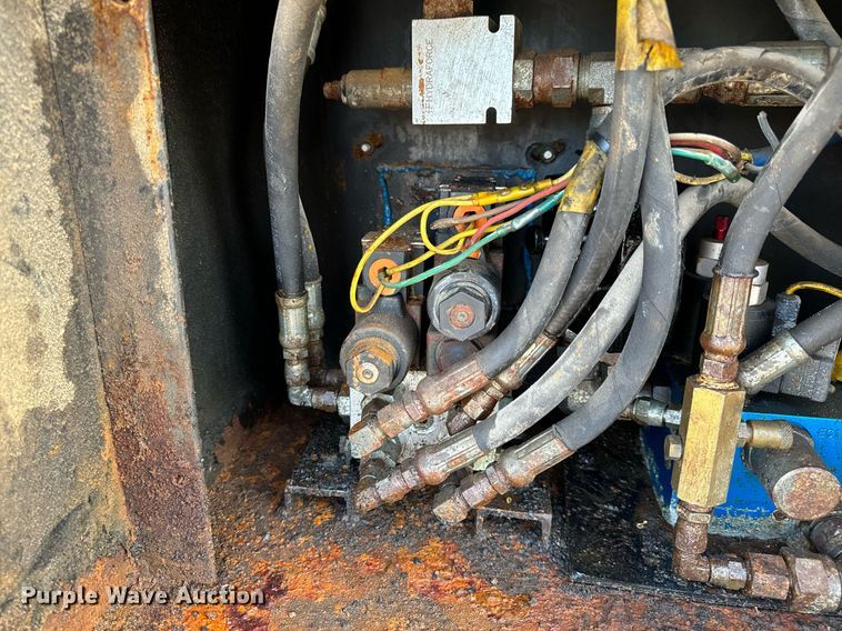 image for item NM9173 2010 Dodge Ram 4500HD  flatbed truck