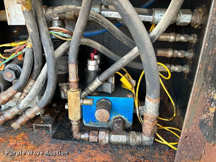 image for item NM9173 2010 Dodge Ram 4500HD  flatbed truck