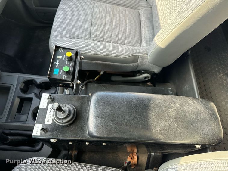 image for item NM9173 2010 Dodge Ram 4500HD  flatbed truck