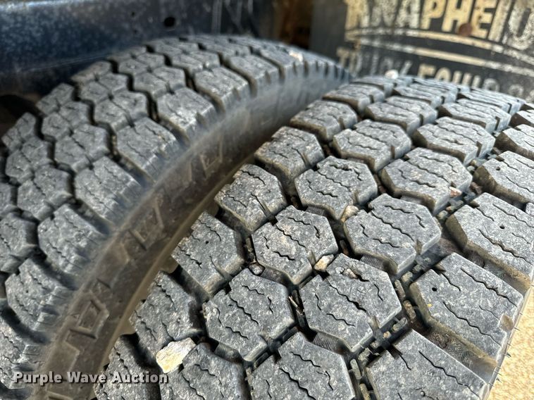 image for item NM9173 2010 Dodge Ram 4500HD  flatbed truck