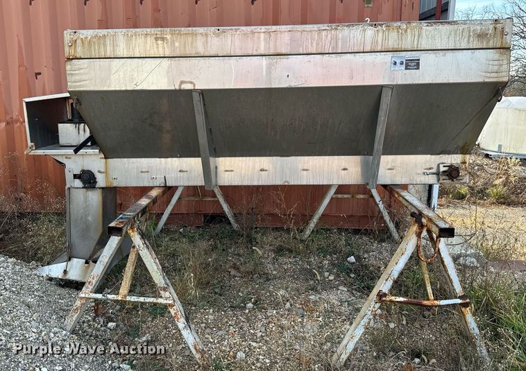 image for item NM9174 Snow plow and spreader