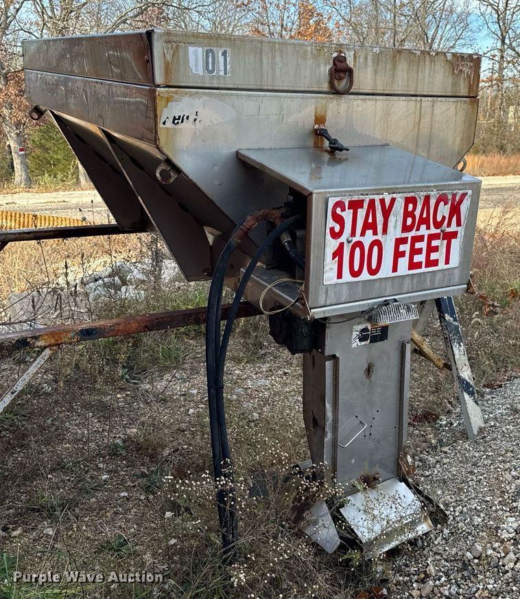 image for item NM9174 Snow plow and spreader