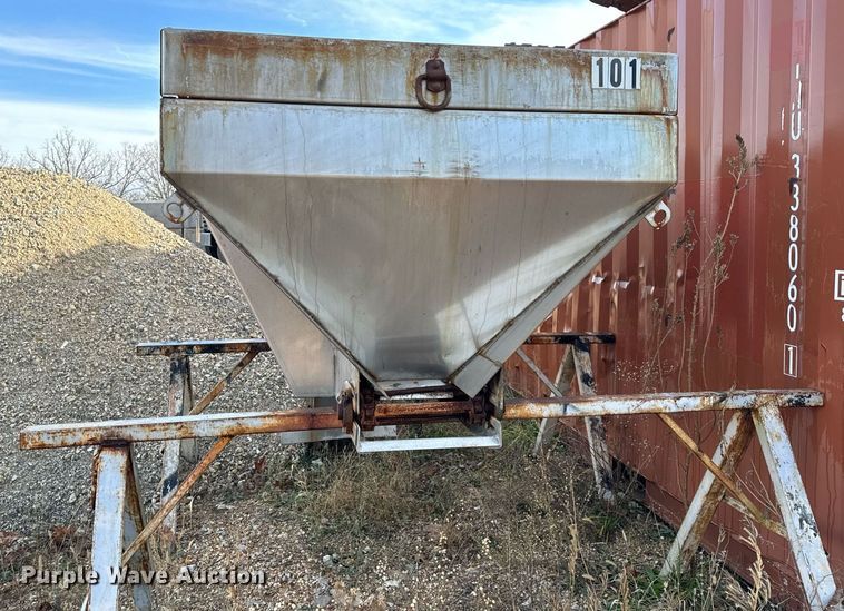 image for item NM9174 Snow plow and spreader