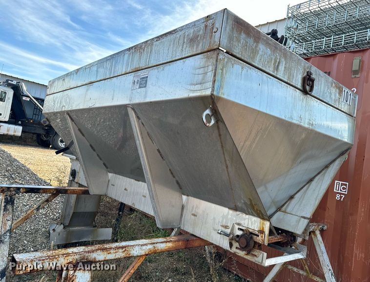 image for item NM9174 Snow plow and spreader