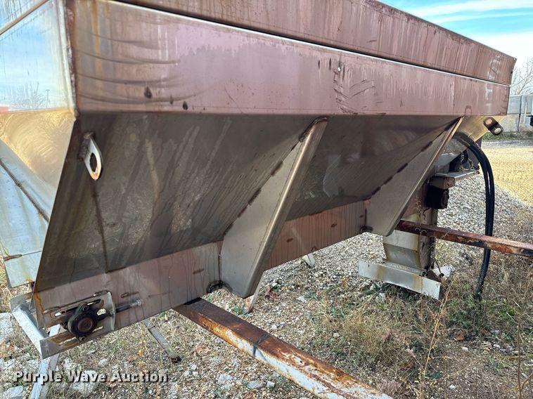 image for item NM9174 Snow plow and spreader