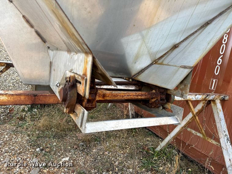 image for item NM9174 Snow plow and spreader